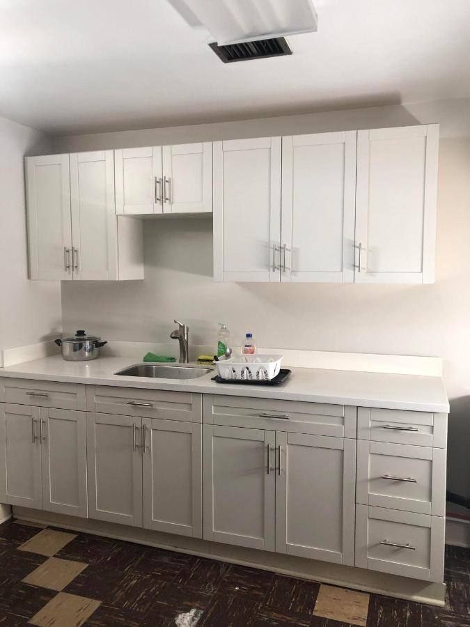 Cozy Guest Home Close To Downtown Vancouver Sights & Subway Station ภายนอก รูปภาพ