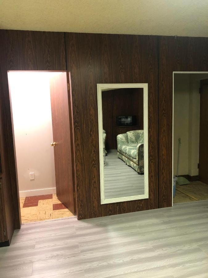 Cozy Guest Home Close To Downtown Vancouver Sights & Subway Station ภายนอก รูปภาพ