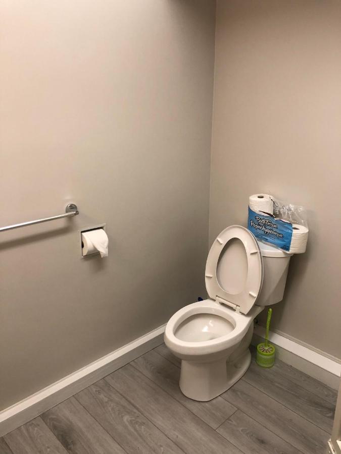 Cozy Guest Home Close To Downtown Vancouver Sights & Subway Station ภายนอก รูปภาพ